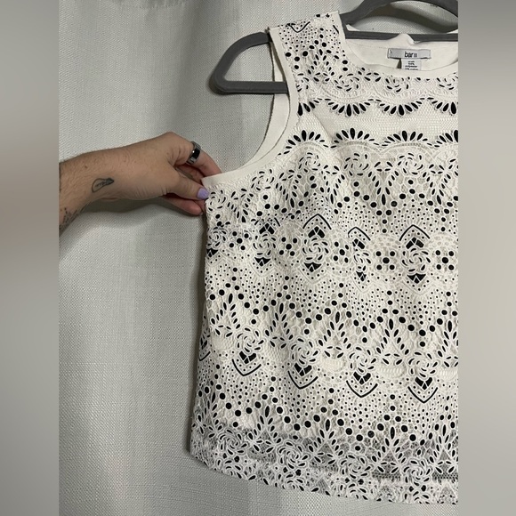 Bar III White and Black Boho Lace Tank Top Small - Picture 4 of 8